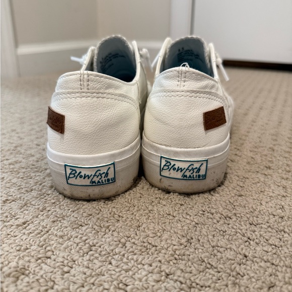 Blowfish White Sneakers with Brown Accent - Picture 4 of 6